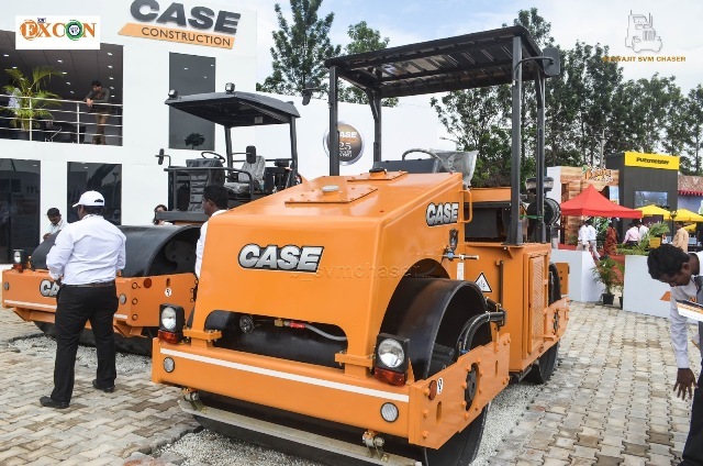 CASE delivers its 5,000th vibratory tandem compactor in India